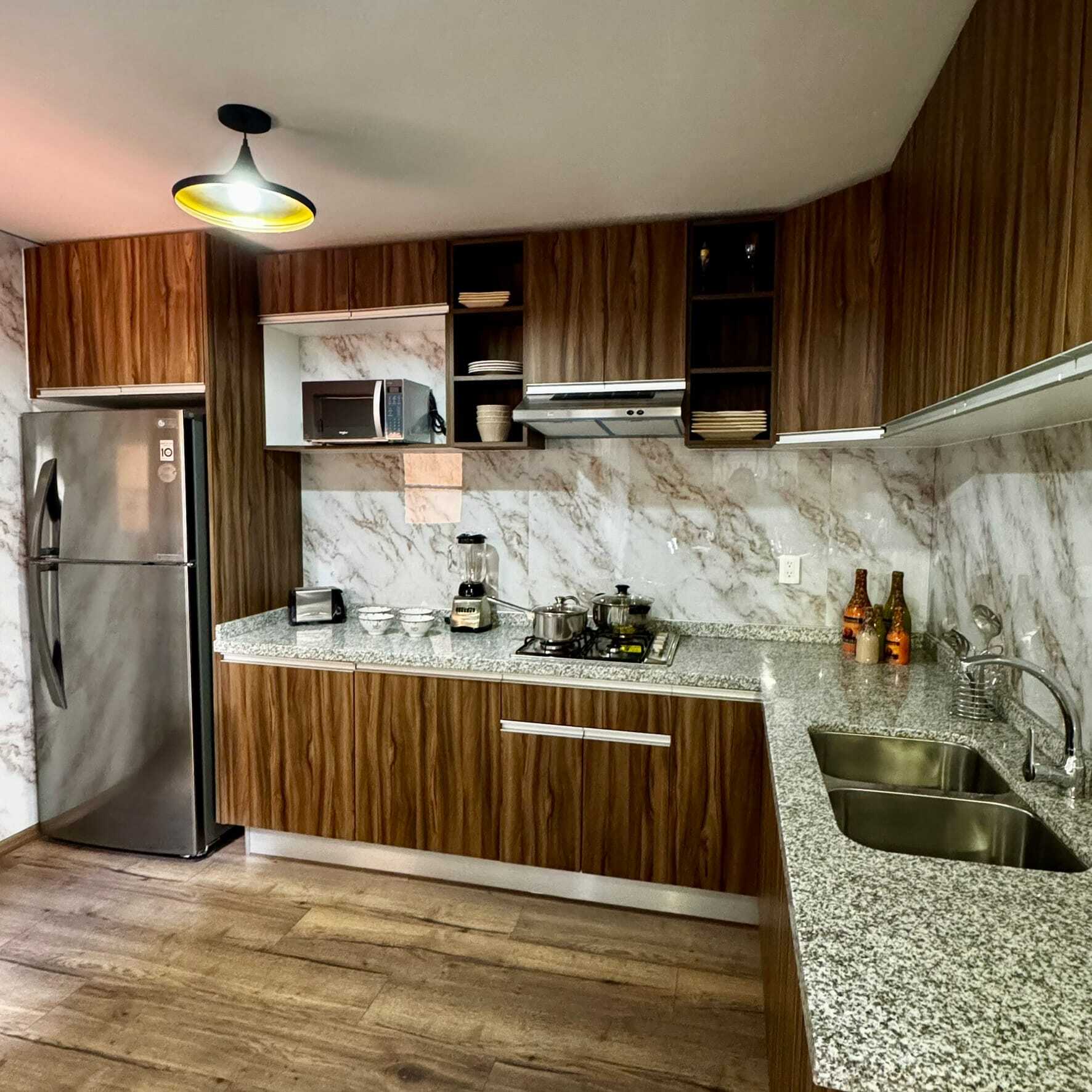 real-madeira-montesino-interiores-cocina-refrigerador-vista