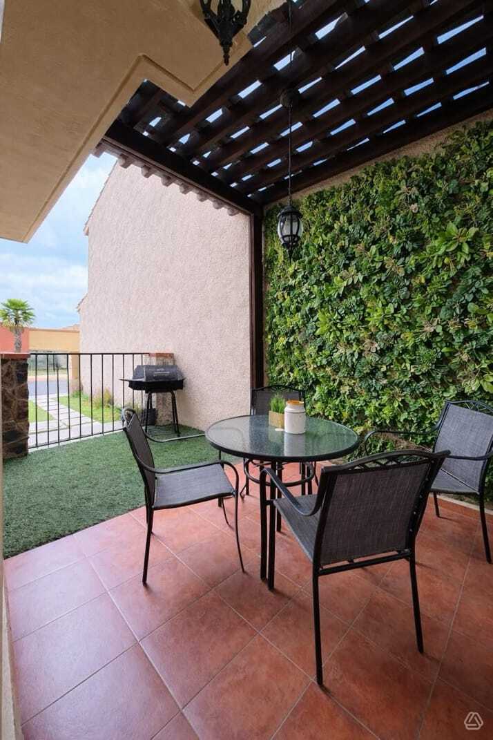 real-madeira-montesino-interiores-terraza-pergola-jardin