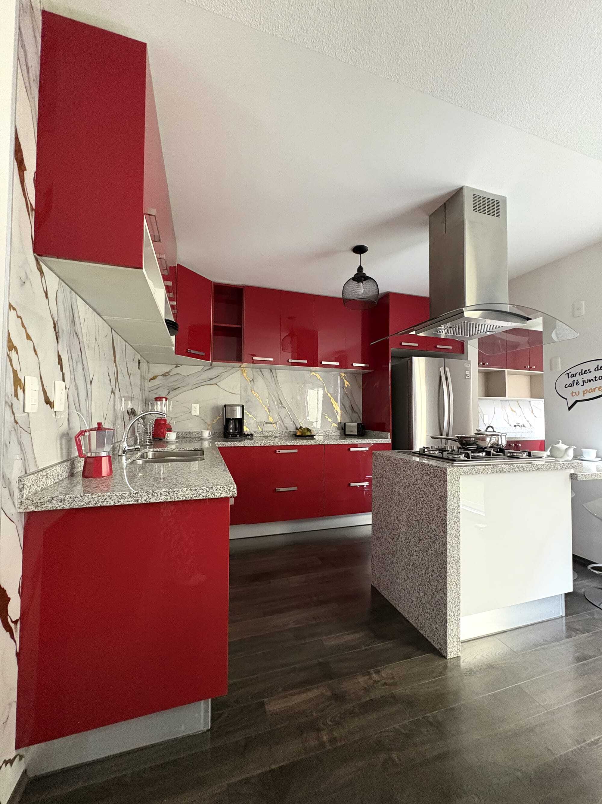 real-madeira-pontevel-cocina-isla-roja